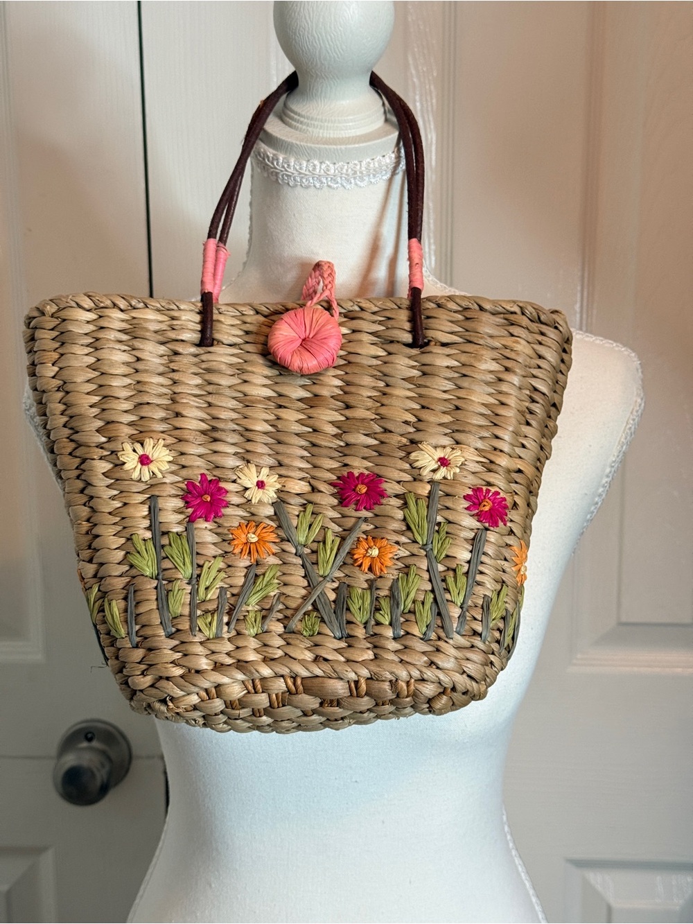 Seventh Avenue Vintage Embroidered Straw Tote Bag Boho Cottagecore Floral Purse
